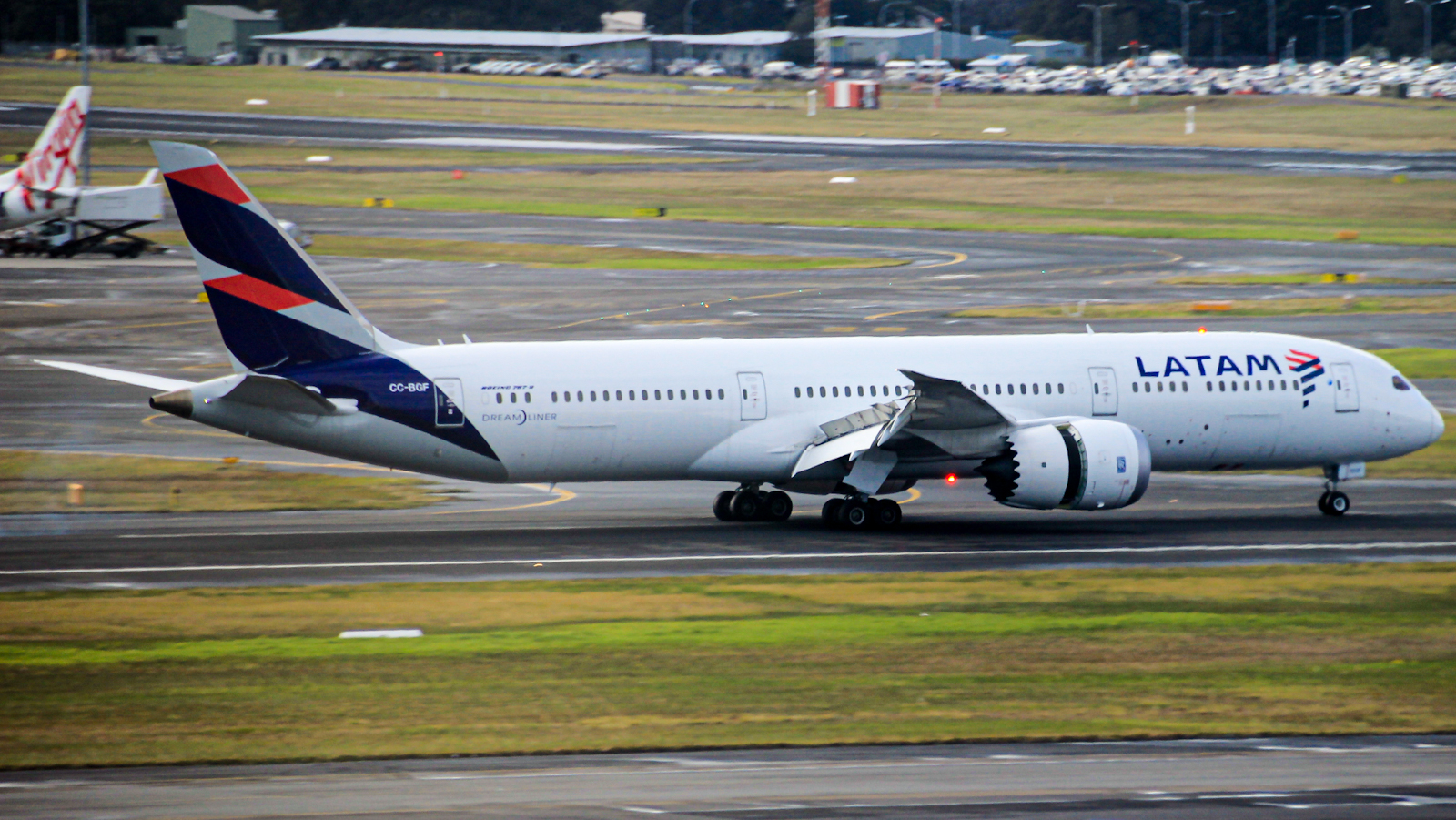 Full size: LATAM Chile Boeing 787-9 CC-BGF at Sydney Kingsford Smith Airport